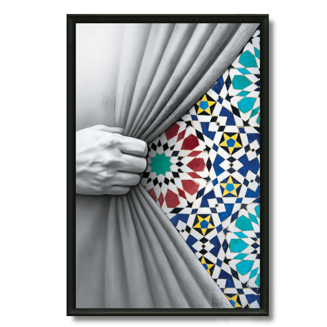 Tableau main zellige multicolore contemplatif marocain