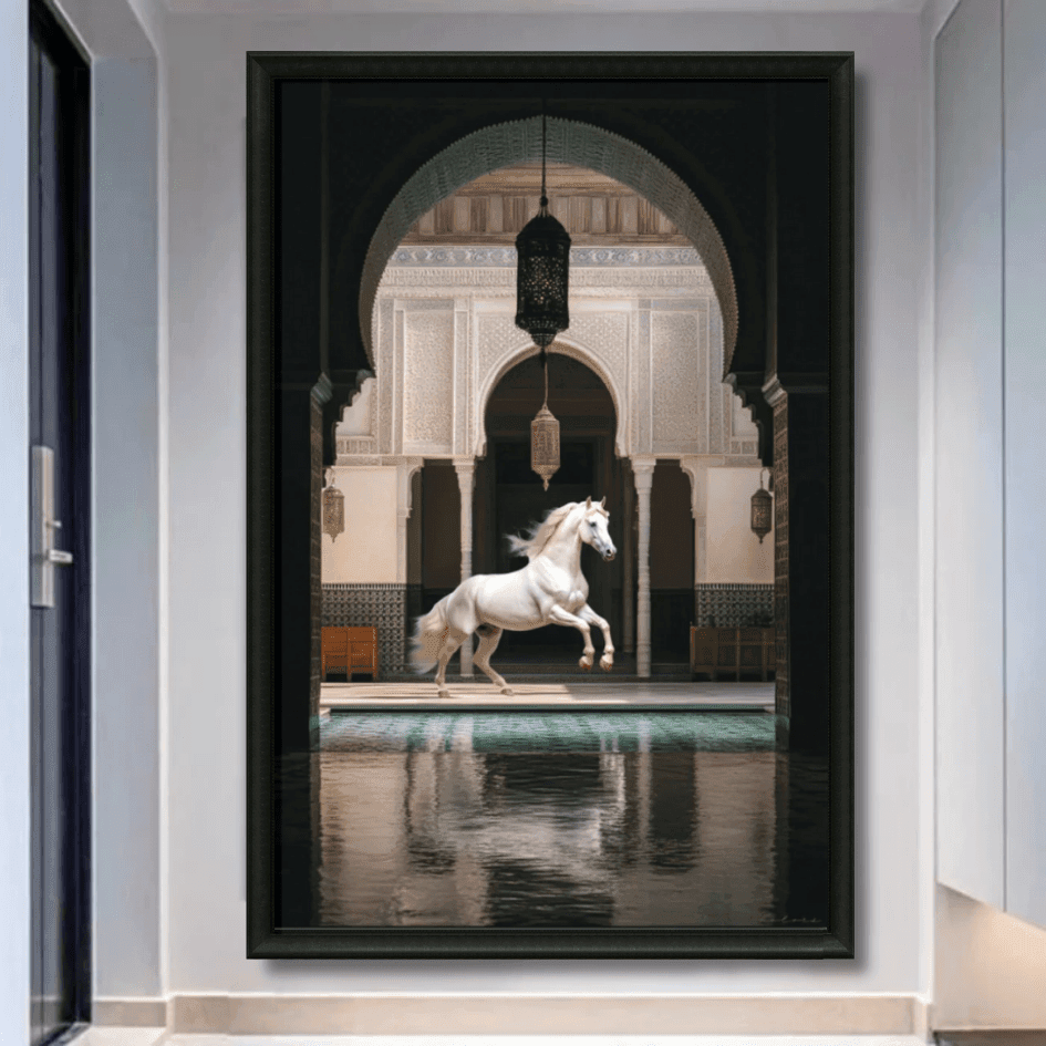 Tableau cheval blanc riad marocain équestre architecture